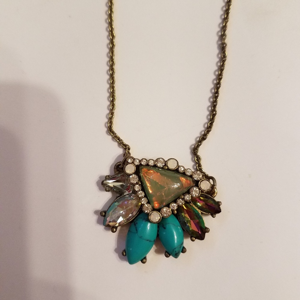 Chloe and Isabel Bora Bora short pendant necklace